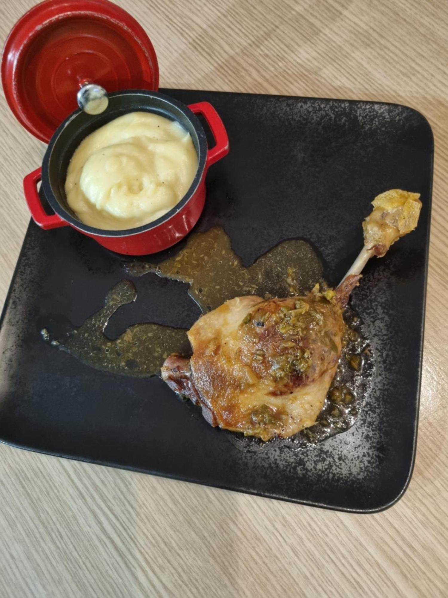 Logis Restaurant Les Carillons