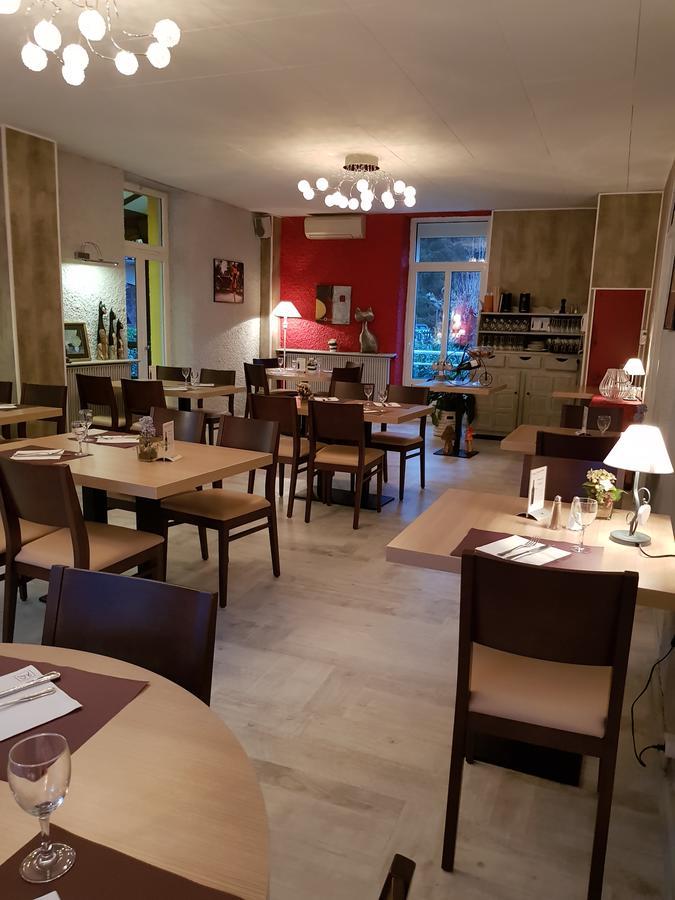 Hotel Logis Restaurant Les Carillons 2*