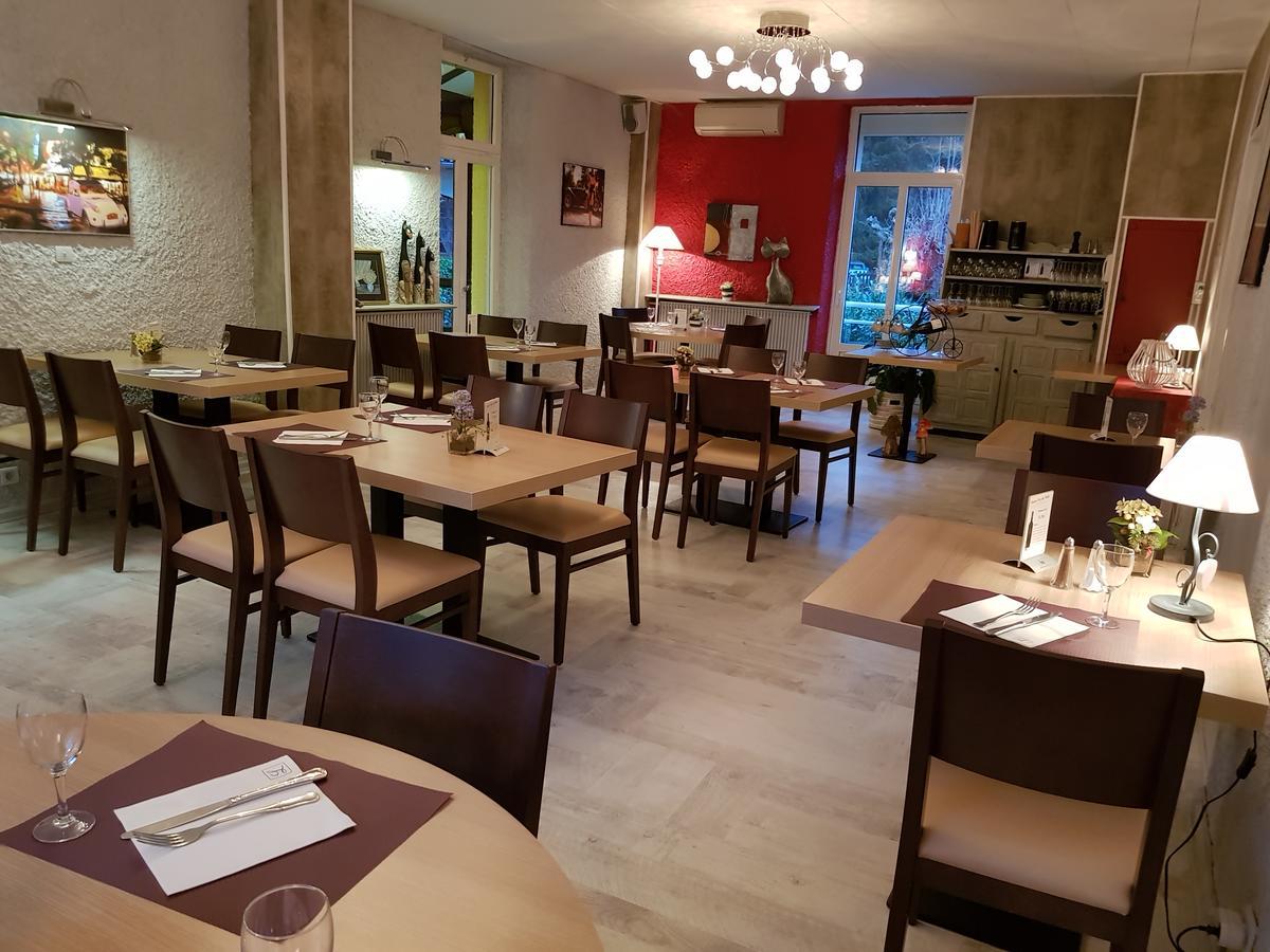 Hotel Logis Restaurant Les Carillons Cransac