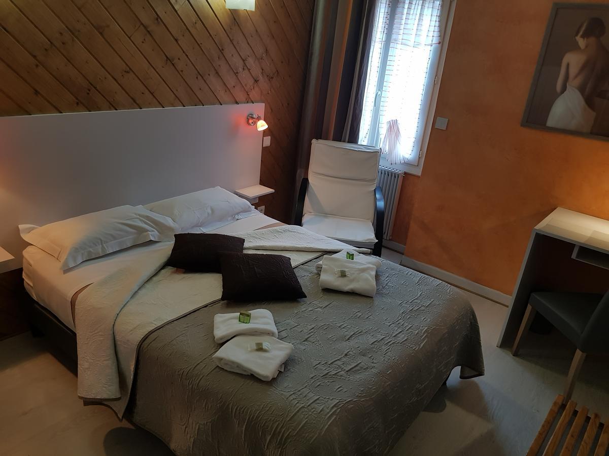 Logis Restaurant Les Carillons 2*